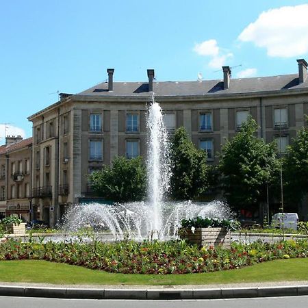 Charmant Appartement Au Coeur De Toul Exteriör bild